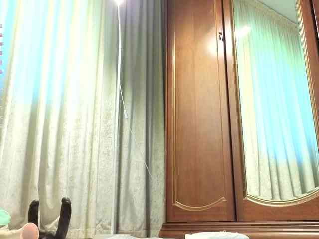 Crazy1one webcam
