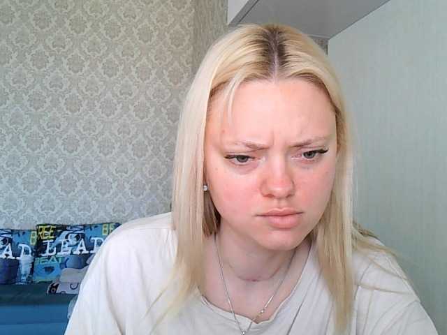 le modèle Gargonaa est en webcam porno dans un show sur le site bongacams, il possède les tags suivants: White/Caucasian,Blonde,Shaved