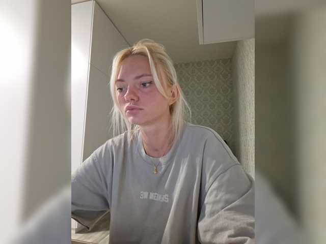 GargonaG live cam preview