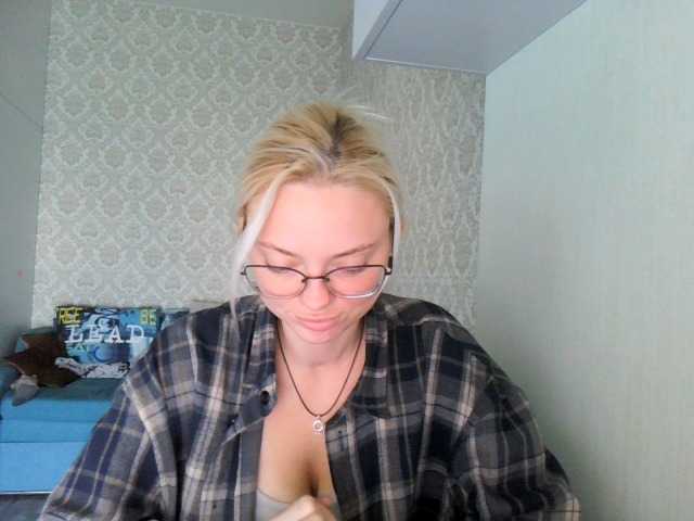 Gargonaa live cam on BongaCams