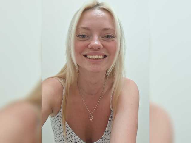 Gargonaa live cam on BongaCams