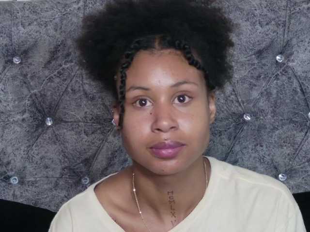 le modèle RachelAnnXd est en webcam porno dans un show sur le site bongacams, il possède les tags suivants: Ebony,Brunette,Trimmed