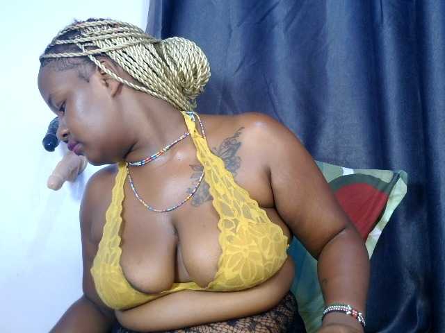 dorothykemunto live cam on BongaCams