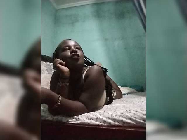 dorothykemunto live cam on BongaCams