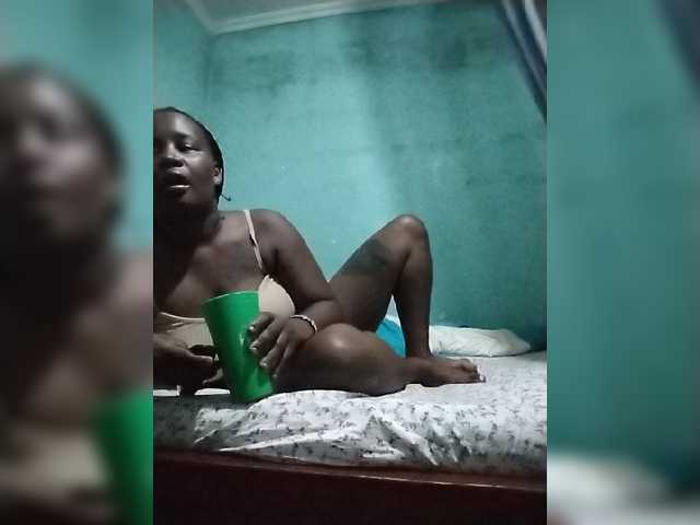 dorothykemunto live cam on BongaCams