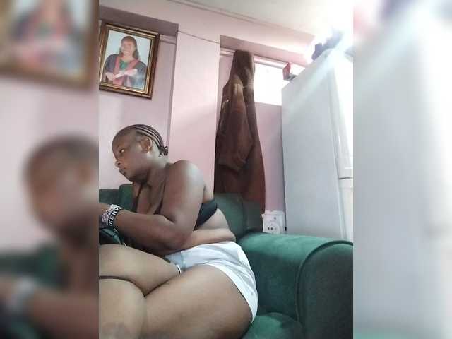 dorothykemunto live cam on BongaCams
