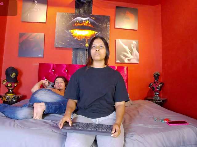 Luna-Dante-fox live cam