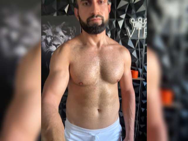 ALEX672 — live male cam