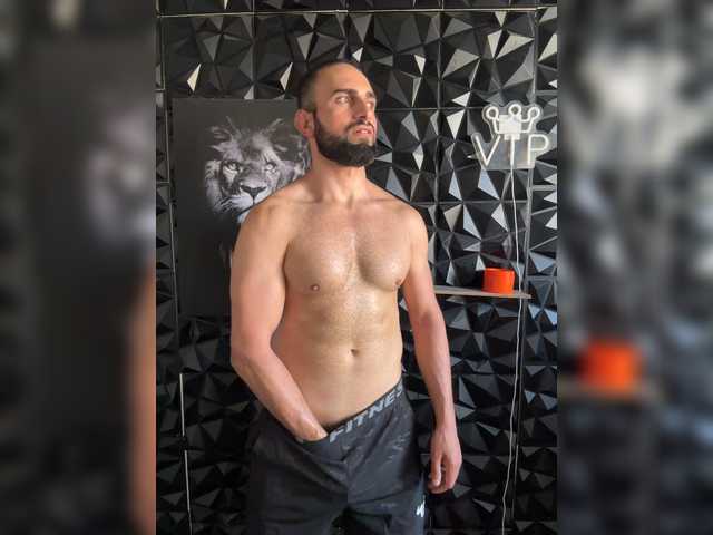 ALEX672 — live male cam