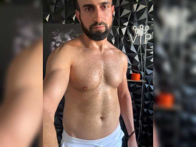 ALEX672 — live male cam