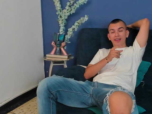 Rowan-Clayy live webcam show