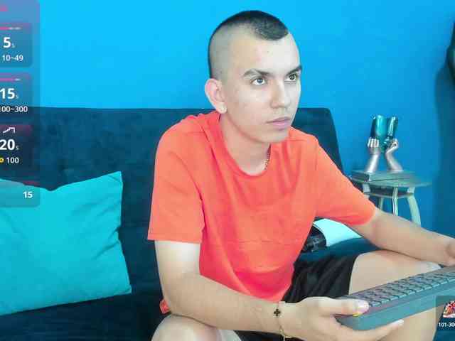 Rowan-Cleyy Sex Cam Show