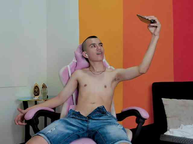 Rowan-Cleyy Rowan-Cleyy