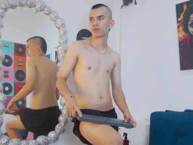 Rowan-Cleyy Rowan-Cleyy