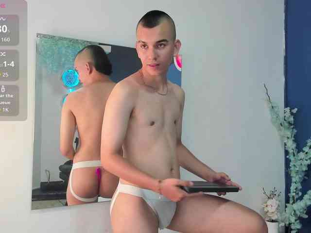 Rowan-Cleyy Sex Cam Show