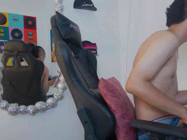 Rowan-Cleyy Sex Cam Show