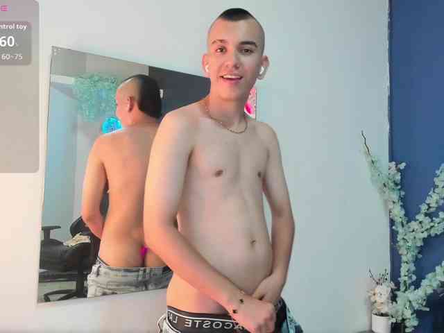 Rowan-Cleyy Sex Cam Show