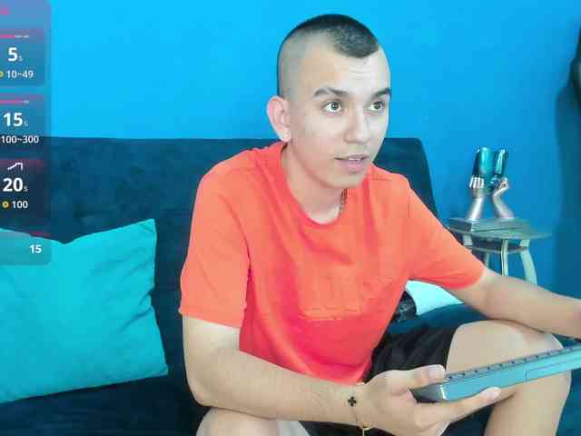 Rowan-Cleyy Sex Cam Show