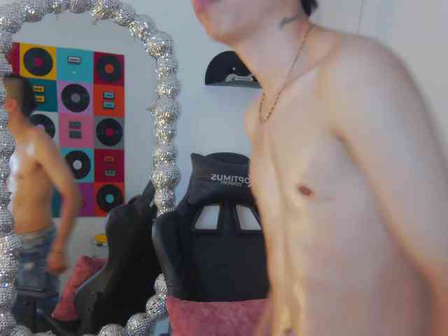 Rowan-Cleyy Sex Cam Show