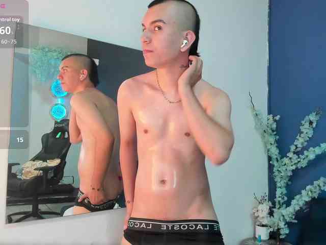 Rowan-Cleyy Sex Cam Show