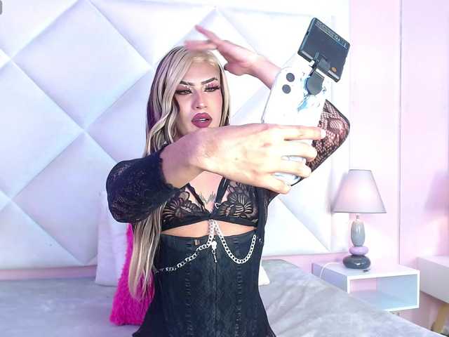 MistressNyxx, 20 y/o - Live Cam on BongaCams