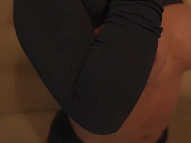 Julie-Belle's BongaCams show and profile