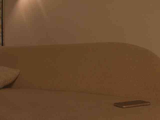 Julie-Belle webcam