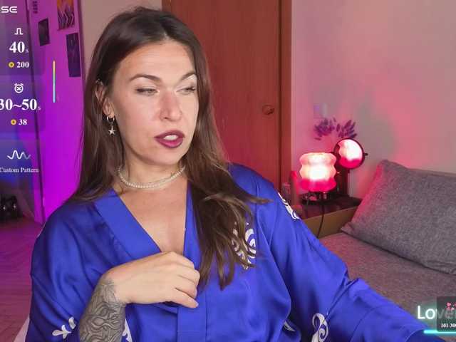 ReginaHawkinss live cam on BongaCams