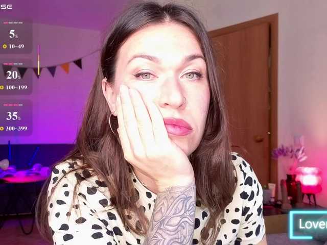 ReginaHawkinss live cam preview