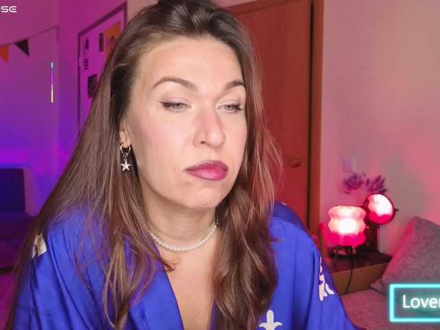ReginaHawkinss live cam on BongaCams