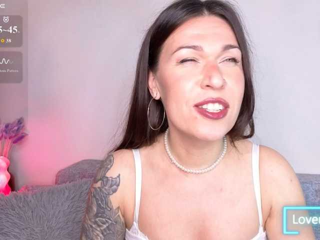 ReginaHawkinss live cam on BongaCams