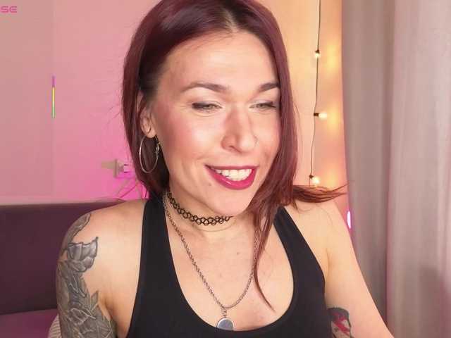 ReginaHawkinss's BongaCams show and profile