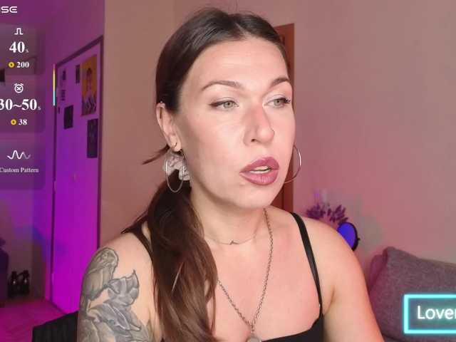 ReginaHawkinss live cam on BongaCams