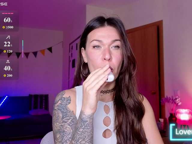 ReginaHawkinss live cam preview
