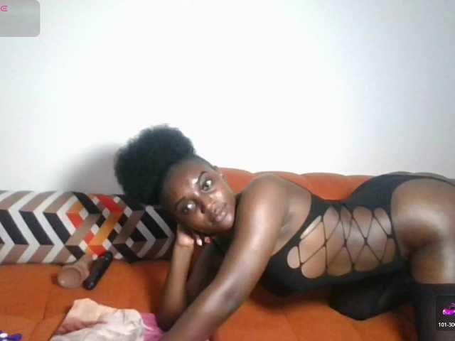 Petiteasshley live cam on BongaCams