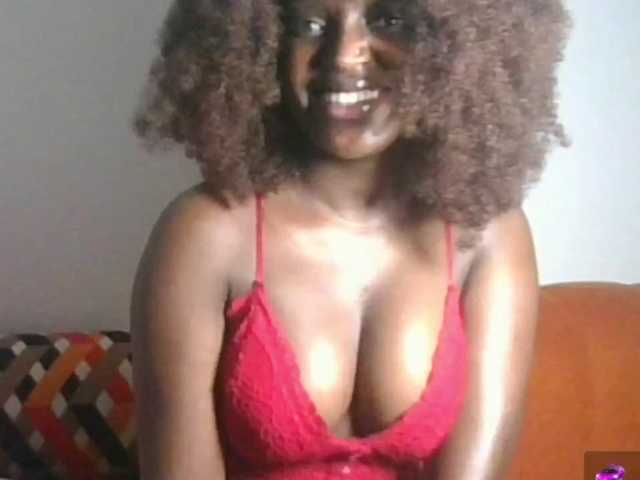 Petiteasshley live cam on BongaCams