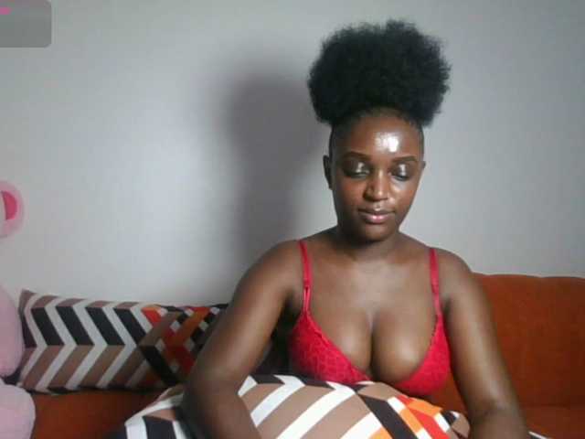 Petiteasshley live cam on BongaCams
