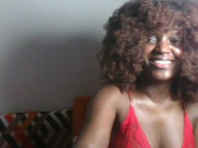 Petiteasshley live cam on BongaCams