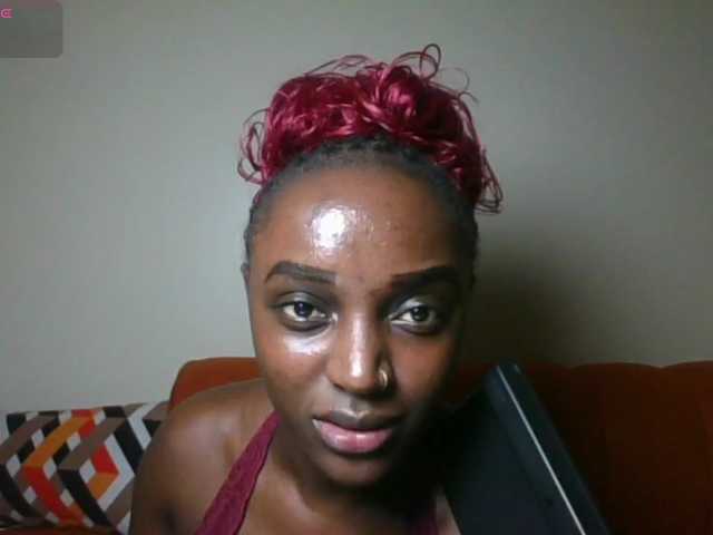 Petiteasshley live cam on BongaCams