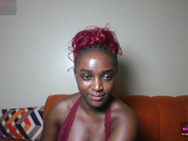 Petiteasshley live cam on BongaCams