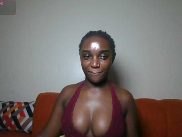 Petiteasshley live cam on BongaCams