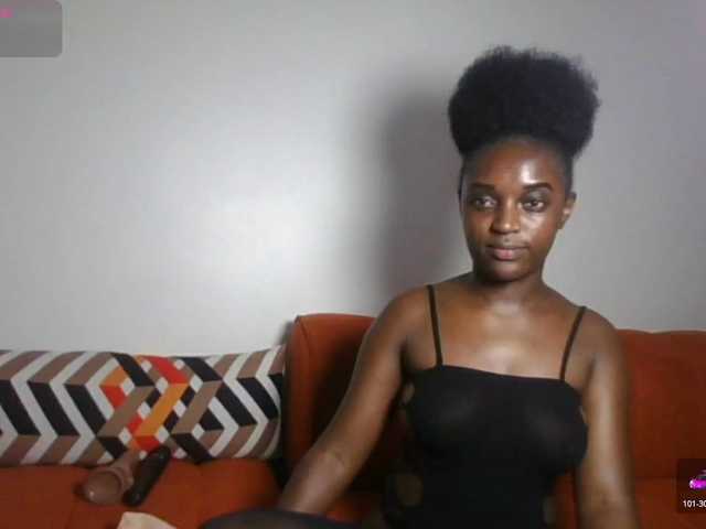 Petiteasshley live cam on BongaCams