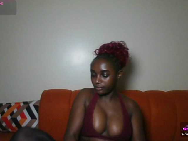 Petiteasshley live cam on BongaCams