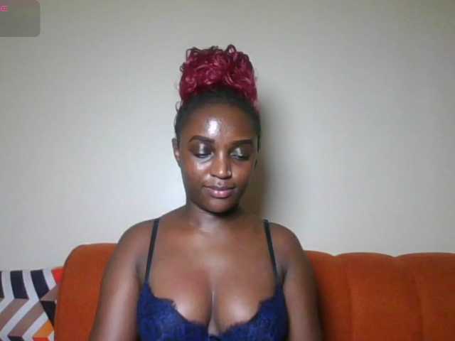 Petiteasshley live cam on BongaCams
