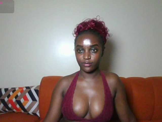 Petiteasshley live cam on BongaCams