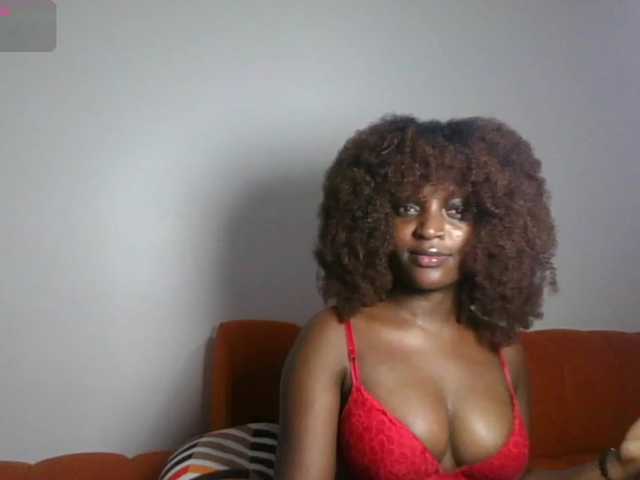Petiteasshley live cam on BongaCams