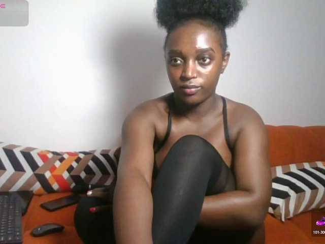Petiteasshley live cam on BongaCams