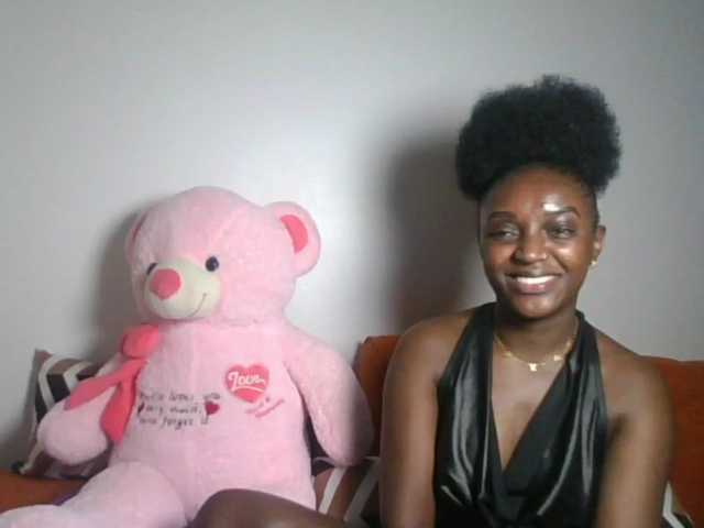 Petiteasshley live cam on BongaCams