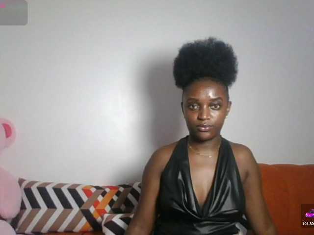 Petiteasshley live cam on BongaCams