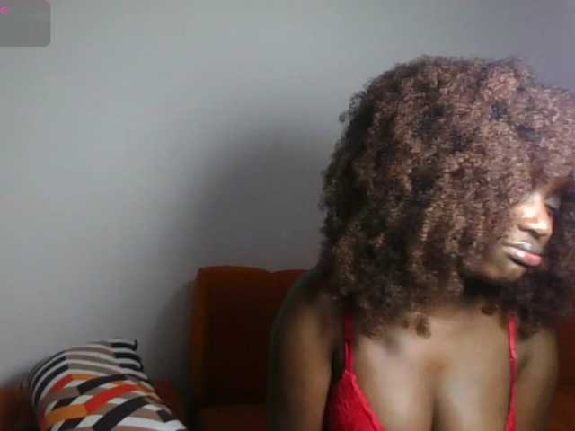 Petiteasshley live cam on BongaCams